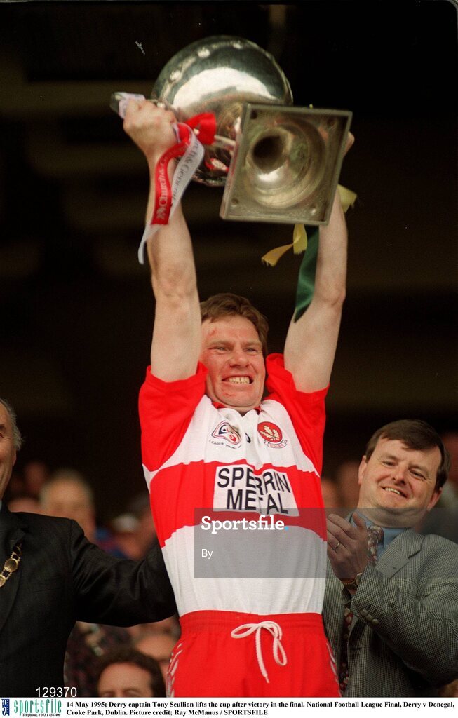 14 May 1995; Derry captain Tony Scullion lifts the cup after victory in the final. National Football League Final, Derry v Donegal, Croke Park, Dublin. Picture credit; Ray McManus / SPORTSFILE