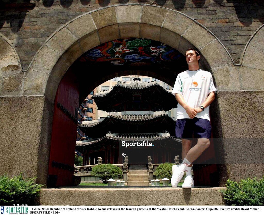 14 June 2002; Republic of Ireland striker Robbie Keane relaxes in the Korean gardens at the Westin Hotel, Seoul, Korea. Soccer. Cup2002; Picture credit; David Maher / SPORTSFILE *EDI*