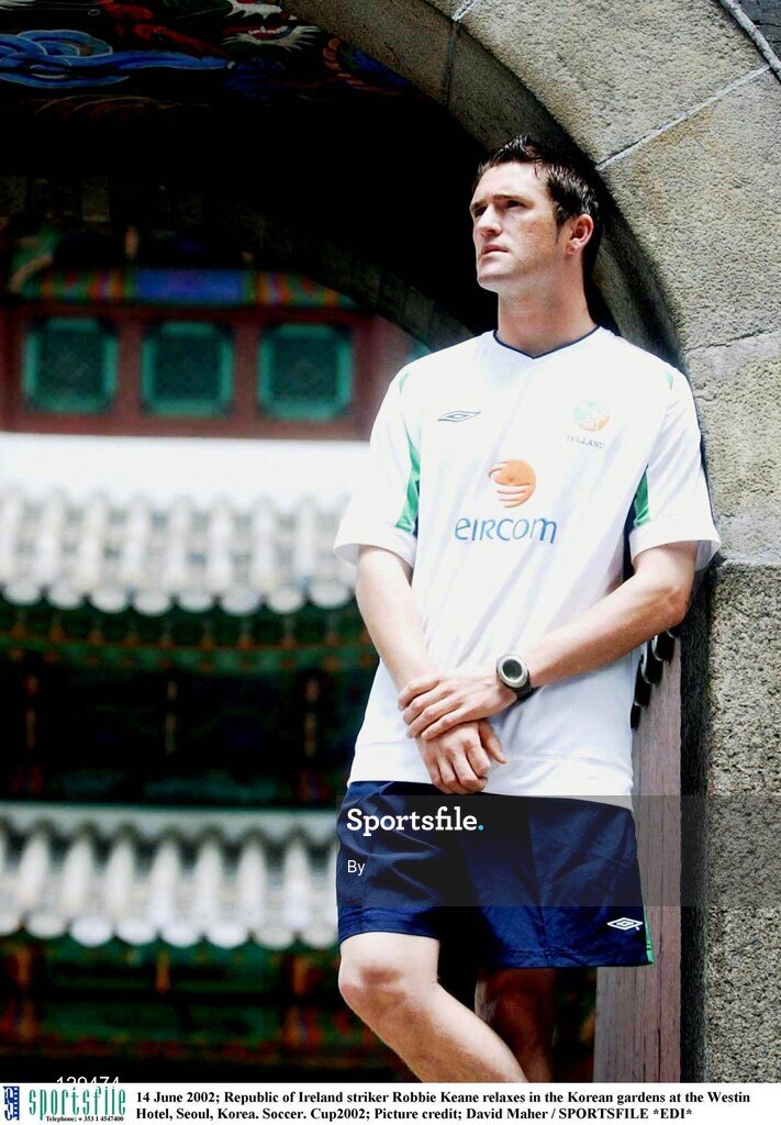 14 June 2002; Republic of Ireland striker Robbie Keane relaxes in the Korean gardens at the Westin Hotel, Seoul, Korea. Soccer. Cup2002; Picture credit; David Maher / SPORTSFILE *EDI*