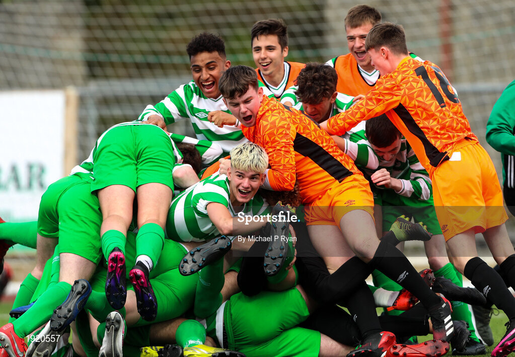 23 August 2020; Killarney Celtic players celebrate winning the penalty shootout during the FAI Youth Cup Final match between Killarney Celtic and Douglas Hall at Mounthawk Park in Tralee, Kerry. Photo by Michael P Ryan/Sportsfile