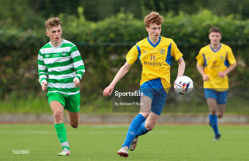 23 August 2020; Eoin Healy of Douglas Hall in action against Eirn Moloney of Killarney Celtic during the FAI Youth Cup Final match between Killarney Celtic and Douglas Hall at Mounthawk Park in Tralee, Kerry. Photo by Michael P Ryan/Sportsfile