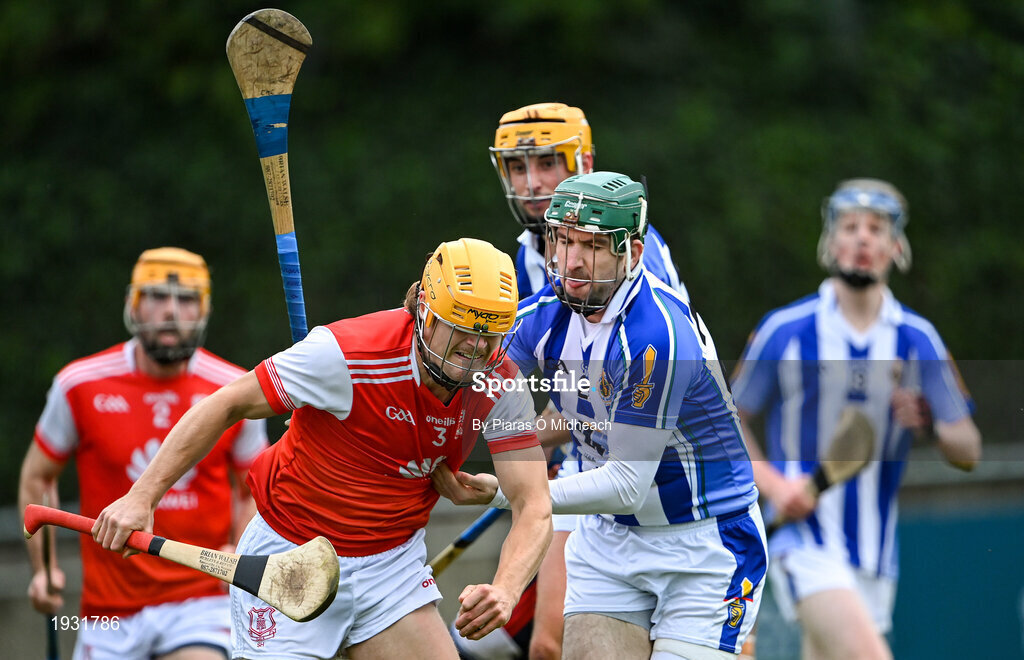 20 September 2020; Cian O'Callaghan of Cuala struggles with his helmet as he is tackled by Conor McCormack of Ballyboden St Enda's during the Dublin County Senior Hurling Championship Final match between Ballyboden St Enda's and Cuala at Parnell Park in Dublin. Photo by Piaras Ó Mídheach/Sportsfile