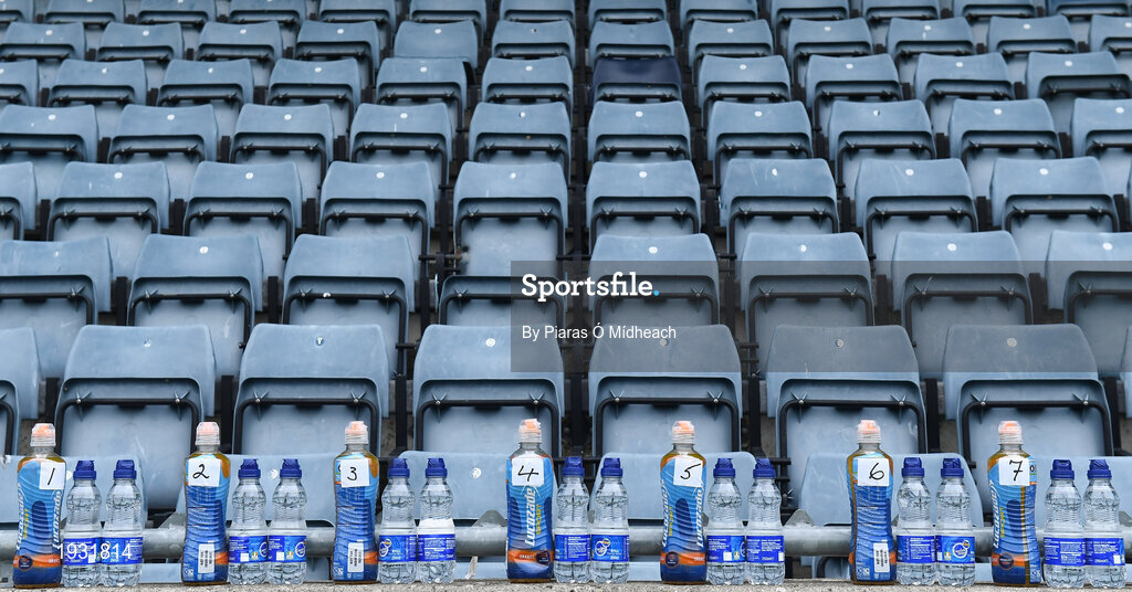 20 September 2020; A general view of individual water bottles for the Ballyboden St Enda's players before the Dublin County Senior Hurling Championship Final match between Ballyboden St Enda's and Cuala at Parnell Park in Dublin. Photo by Piaras Ó Mídheach/Sportsfile