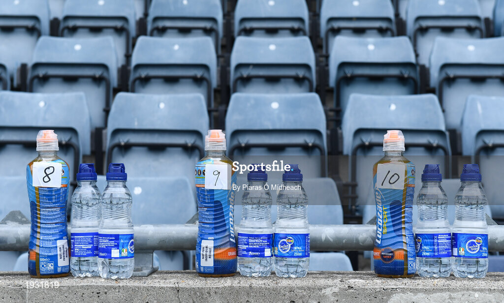20 September 2020; A general view of individual water bottles for the Ballyboden St Enda's players before the Dublin County Senior Hurling Championship Final match between Ballyboden St Enda's and Cuala at Parnell Park in Dublin. Photo by Piaras Ó Mídheach/Sportsfile