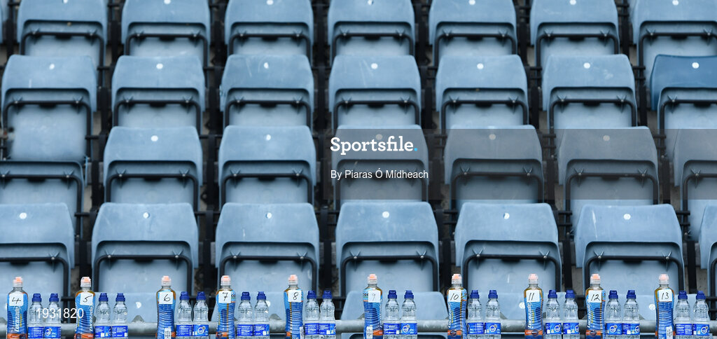 20 September 2020; A general view of individual water bottles for the Ballyboden St Enda's players before the Dublin County Senior Hurling Championship Final match between Ballyboden St Enda's and Cuala at Parnell Park in Dublin. Photo by Piaras Ó Mídheach/Sportsfile