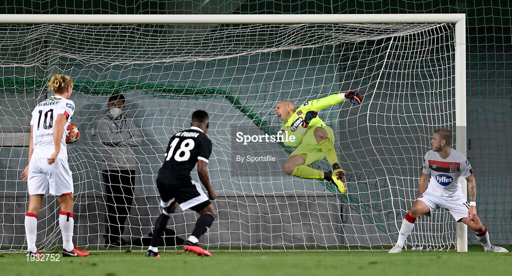 24 September 2020; Gary Rogers of Dundalk fails to save a header by Veaceslav Posmac of FC Sheriff Tiraspol to concede his side's first goal during the UEFA Europa League Third Qualifying Round match between FC Sheriff Tiraspol and Dundalk at the Stadionul Sheriff in Tiraspol, Moldova. Photo by Alex Nicodim/Sportsfile