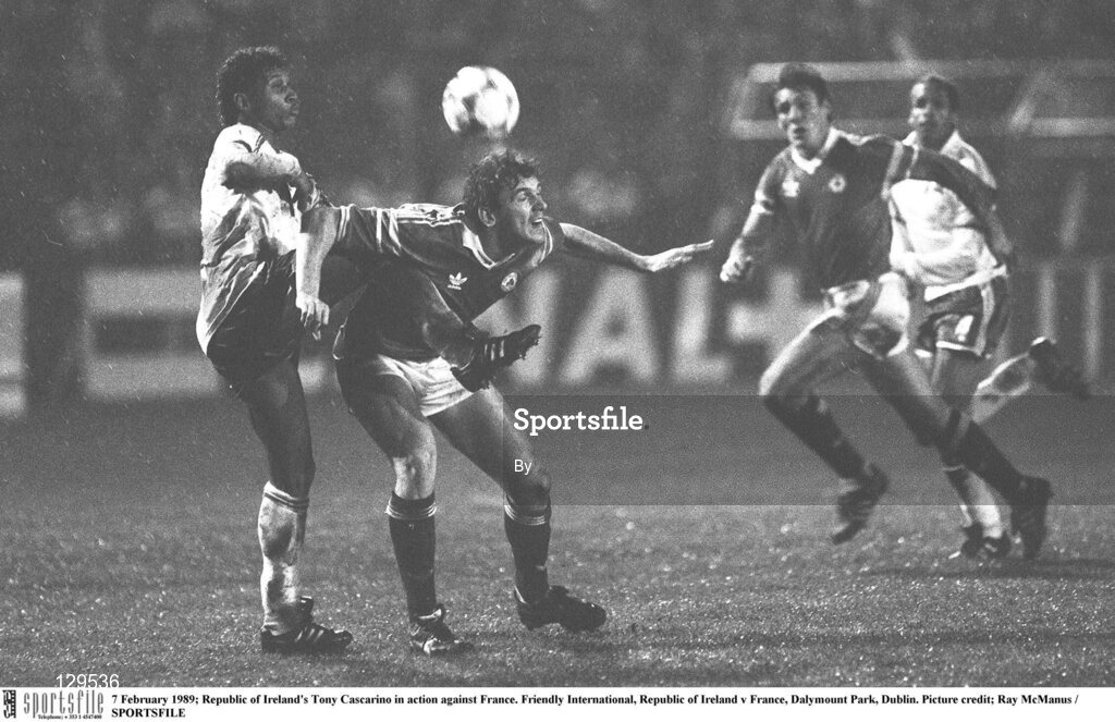 7 February 1989; Republic of Ireland's Tony Cascarino in action against France. Friendly International, Republic of Ireland v France, Dalymount Park, Dublin. Picture credit; Ray McManus / SPORTSFILE