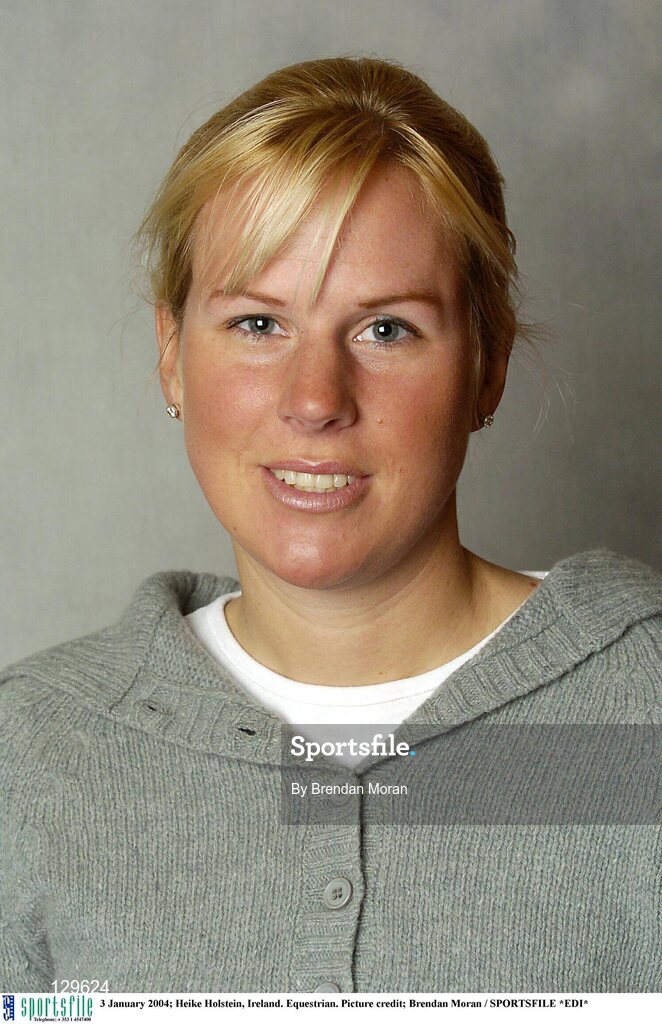 3 January 2004; Heike Holstein, Ireland. Equestrian. Picture credit; Brendan Moran / SPORTSFILE *EDI*