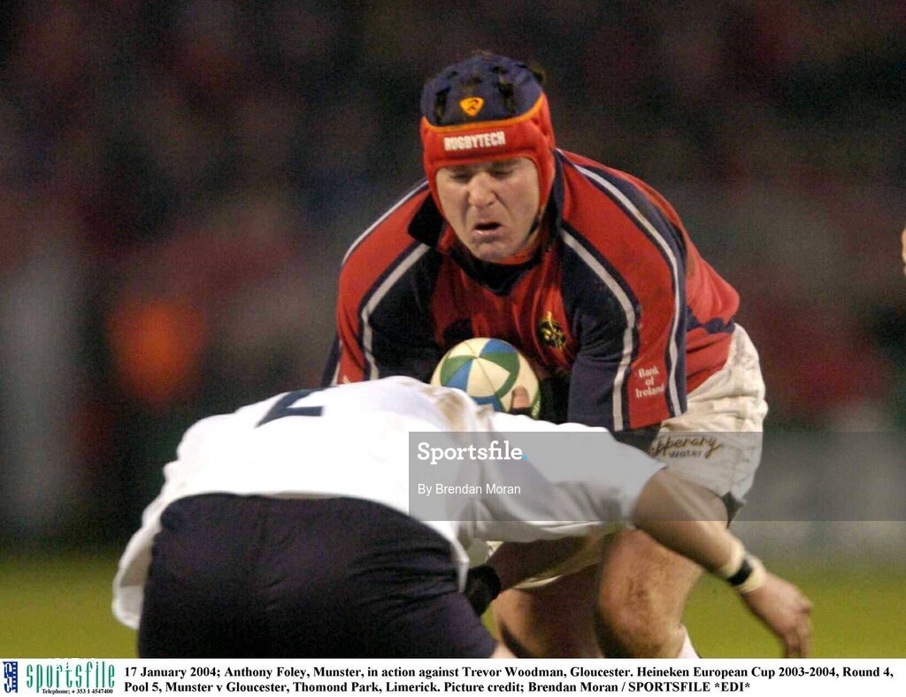 17 January 2004; Anthony Foley, Munster, in action against Trevor Woodman, Gloucester. Heineken European Cup 2003-2004, Round 4, Pool 5, Munster v Gloucester, Thomond Park, Limerick. Picture credit; Brendan Moran / SPORTSFILE *EDI*