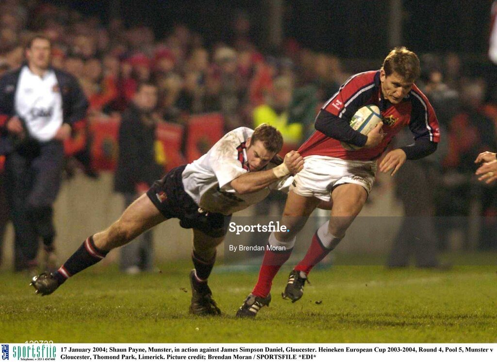 17 January 2004; Shaun Payne, Munster, in action against James Simpson Daniel, Gloucester. Heineken European Cup 2003-2004, Round 4, Pool 5, Munster v Gloucester, Thomond Park, Limerick. Picture credit; Brendan Moran / SPORTSFILE *EDI*