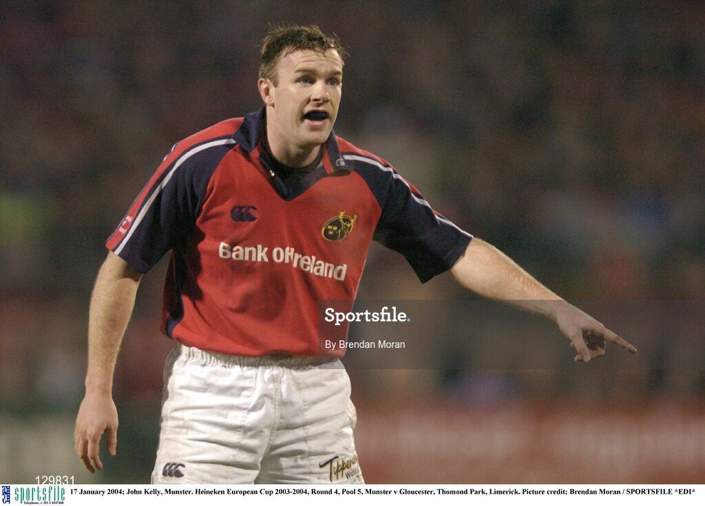 17 January 2004; John Kelly, Munster. Heineken European Cup 2003-2004, Round 4, Pool 5, Munster v Gloucester, Thomond Park, Limerick. Picture credit; Brendan Moran / SPORTSFILE *EDI*