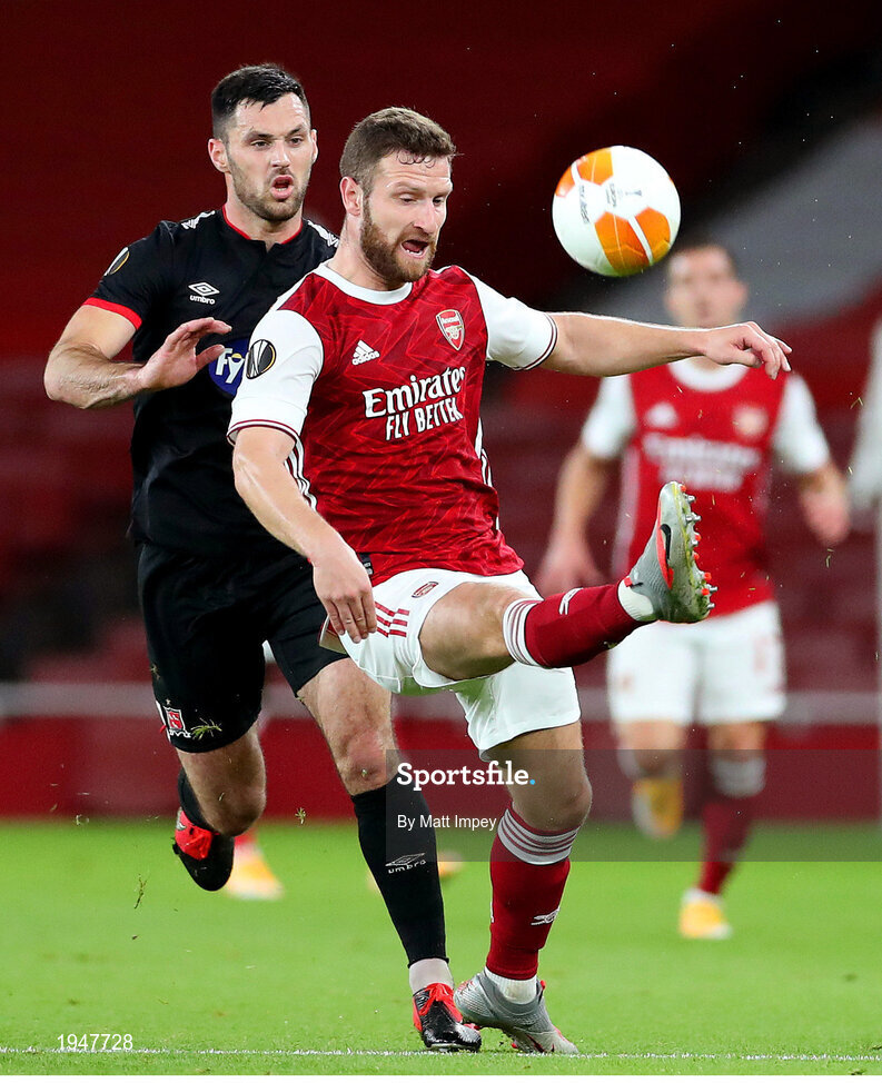 29 October 2020; Shkodran Mustafi of Arsenal in action against Patrick Hoban of Dundalk during the UEFA Europa League Group B match between Arsenal and Dundalk at the Emirates Stadium in London, England. Photo by Matt Impey/Sportsfile