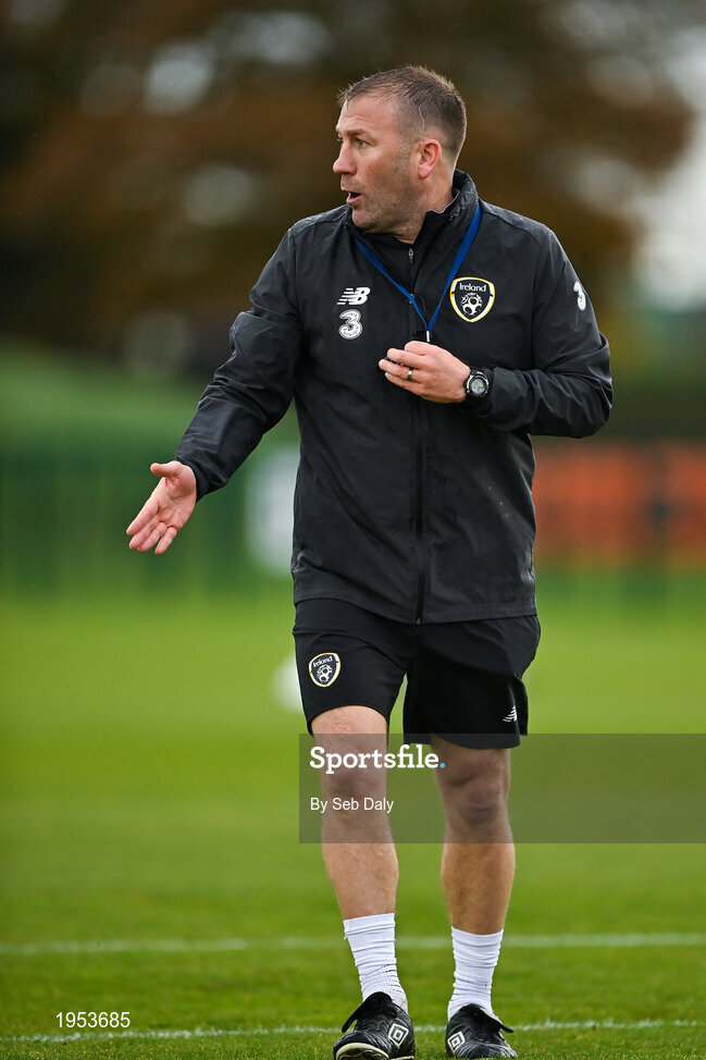 11 November 2020; Assistant manager Alan Reynolds during a Republic of Ireland U21 training session at the FAI National Training Centre in Abbotstown, Dublin. Photo by Seb Daly/Sportsfile
