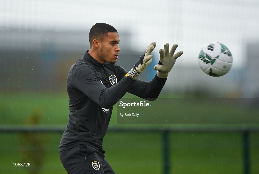 11 November 2020; Gavin Bazunu during a Republic of Ireland U21 training session at the FAI National Training Centre in Abbotstown, Dublin. Photo by Seb Daly/Sportsfile