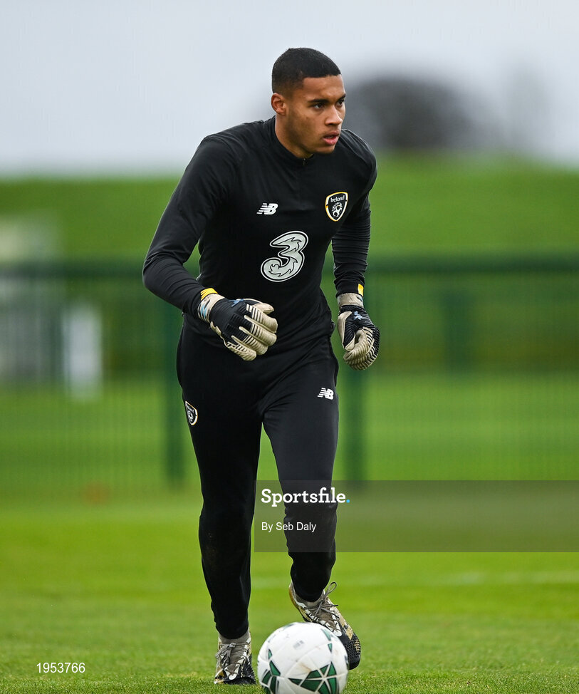 11 November 2020; Gavin Bazunu during a Republic of Ireland U21 training session at the FAI National Training Centre in Abbotstown, Dublin. Photo by Seb Daly/Sportsfile