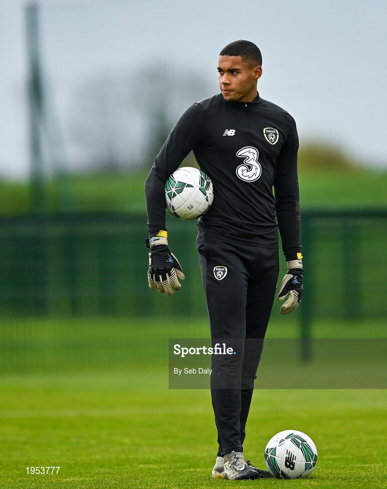 11 November 2020; Gavin Bazunu during a Republic of Ireland U21 training session at the FAI National Training Centre in Abbotstown, Dublin. Photo by Seb Daly/Sportsfile