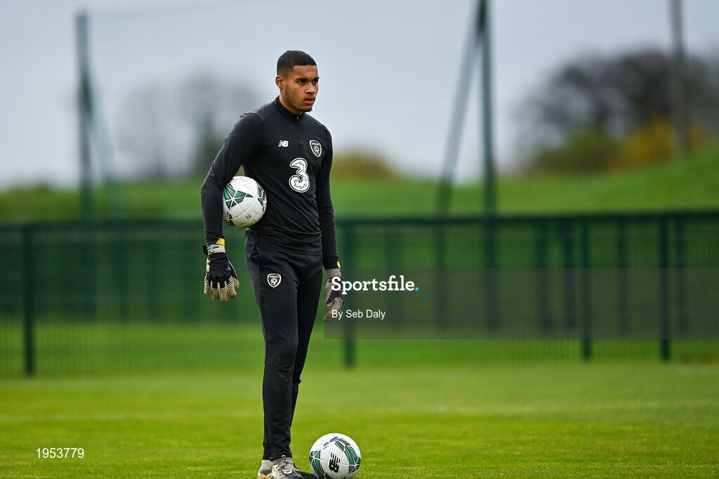 11 November 2020; Gavin Bazunu during a Republic of Ireland U21 training session at the FAI National Training Centre in Abbotstown, Dublin. Photo by Seb Daly/Sportsfile