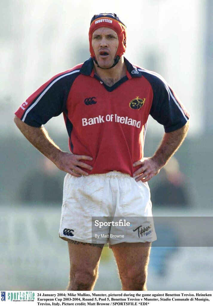 24 January 2004; Mike Mullins, Munster, pictured during the game against Benetton Treviso. Heineken European Cup 2003-2004, Round 5, Pool 5, Benetton Treviso v Munster, Stadio Comunale di Monigio, Treviso, Italy. Picture credit; Matt Browne / SPORTSFILE *EDI*