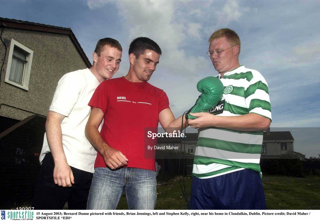 15 August 2003; Bernard Dunne pictured with friends, Brian Jennings, left and Stephen Kelly, right, near his home in Clondalkin, Dublin. Picture credit; David Maher / SPORTSFILE *EDI*