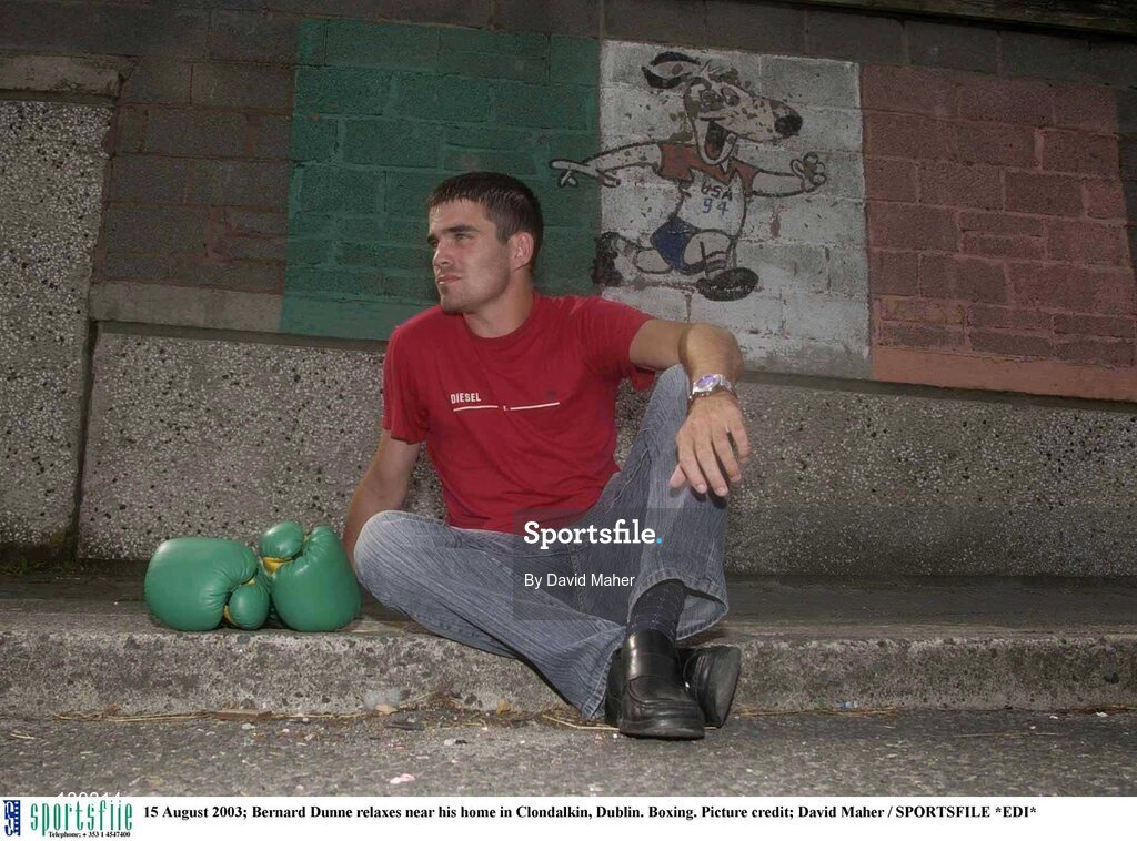 15 August 2003; Bernard Dunne relaxes near his home in Clondalkin, Dublin. Boxing. Picture credit; David Maher / SPORTSFILE *EDI*