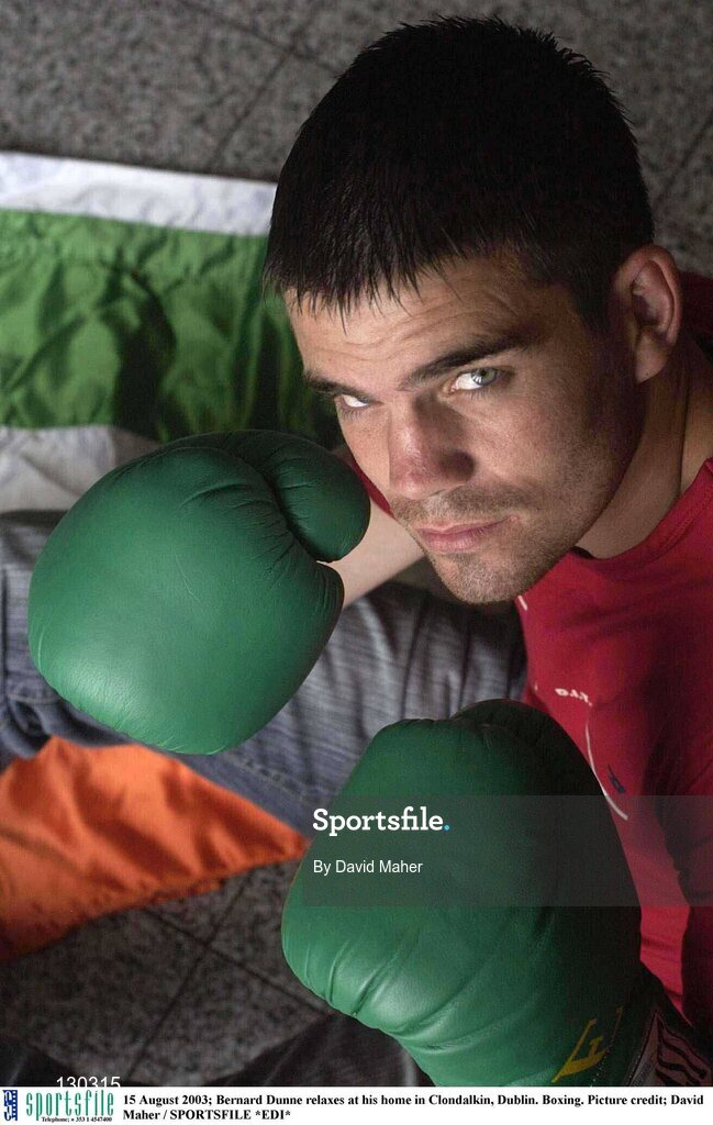15 August 2003; Bernard Dunne relaxes at his home in Clondalkin, Dublin. Boxing. Picture credit; David Maher / SPORTSFILE *EDI*