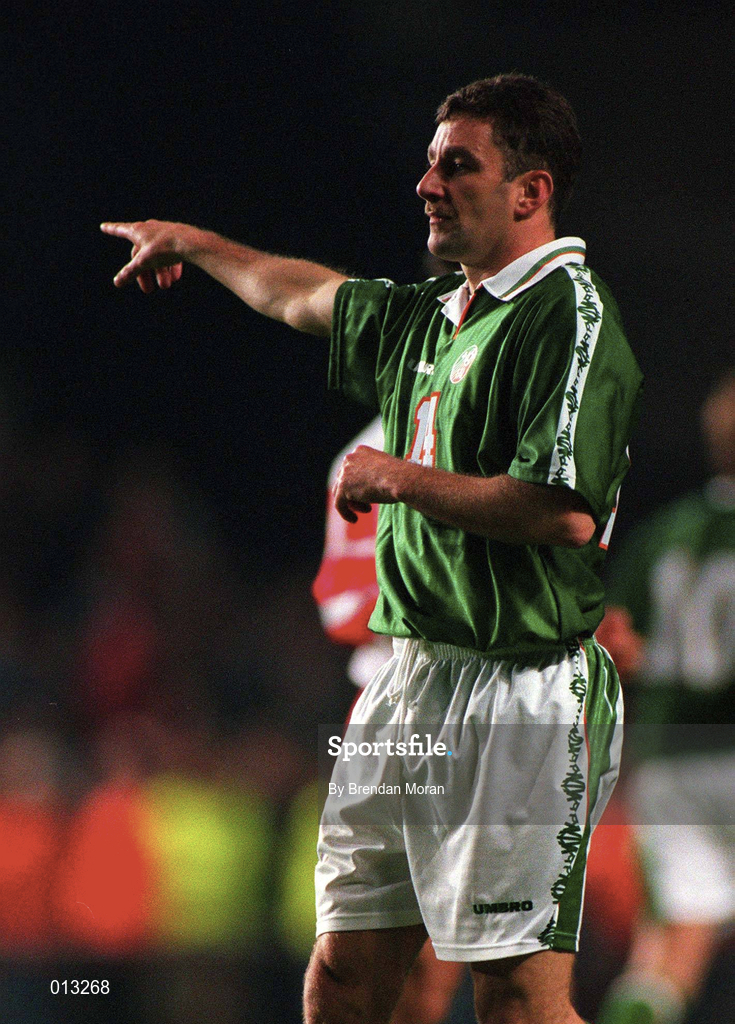 9 October 1996; John Aldridge of Republic of Ireland during the FIFA World Cup 1998 Group 8 Qualifiying match between Republic of Ireland and Macedonia at Landsdowne Road in Dublin. Photo by Brendan Moran/Sportsfile