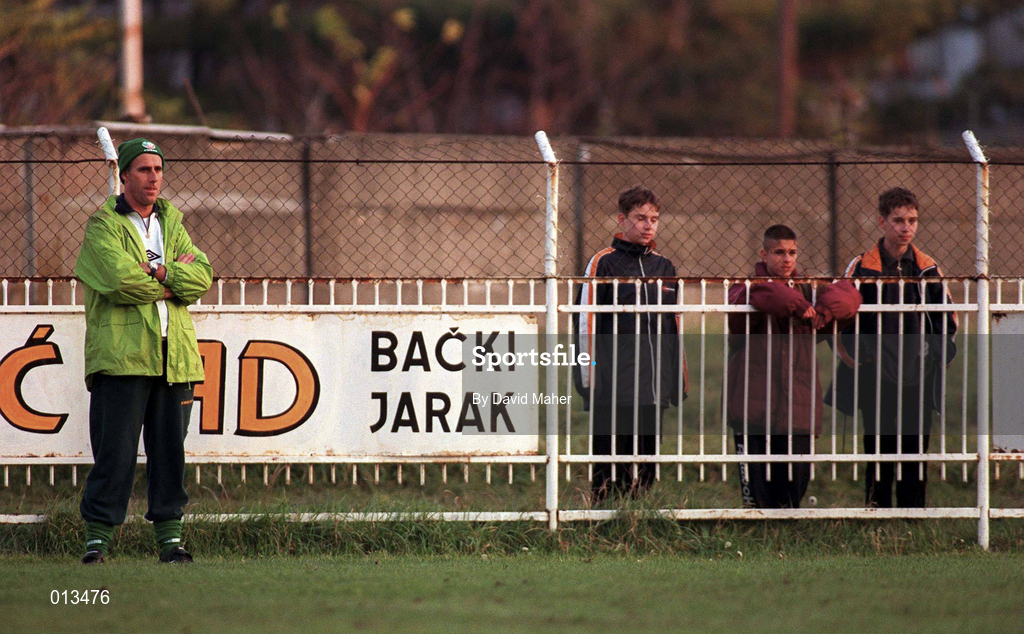 17 November 1998; Republic of Ireland manager Mick McCarthy during a Republic of Ireland training session at the Radnitchi Stadium in Belgrade, Yugoslavia. Photo by David Maher/Sportsfile
