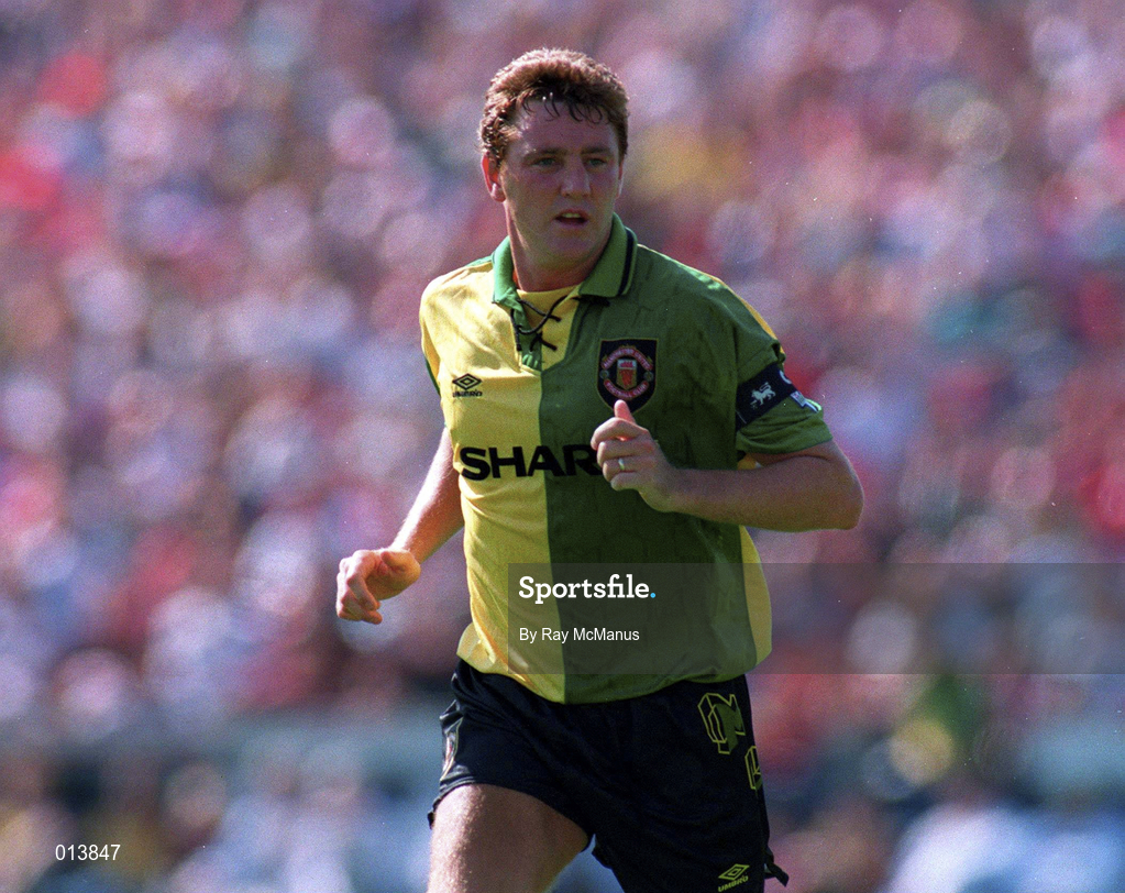 1 August 1994; Steve Bruce of Manchester United during the pre-season friendly match between Shelbourne and Manchester United at Tolka Park in Dublin. Photo by Ray McManus/Sportsfile