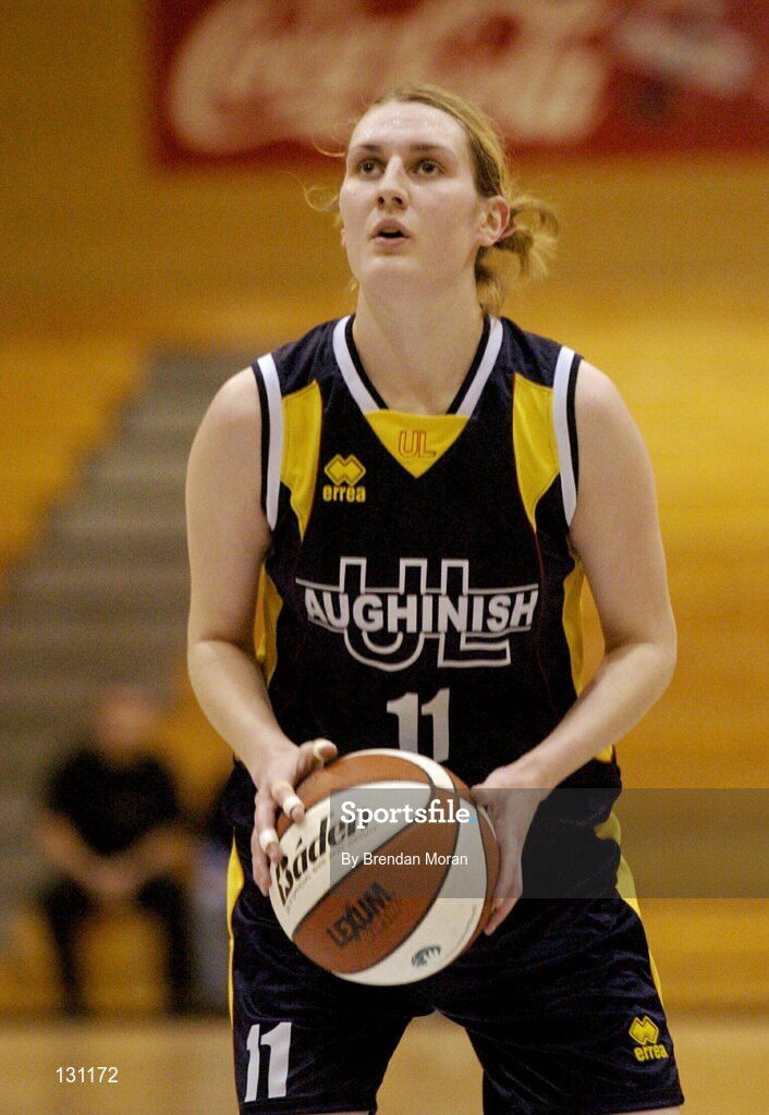 30 January 2004; Dearbhla Breen, University of Limerick. ESB National Cup 2004, Senior Women's Semi-Final, University of Limerick v Dart Killester, The ESB Arena, Tallaght, Dublin. Picture credit; Brendan Moran / SPORTSFILE *EDI*