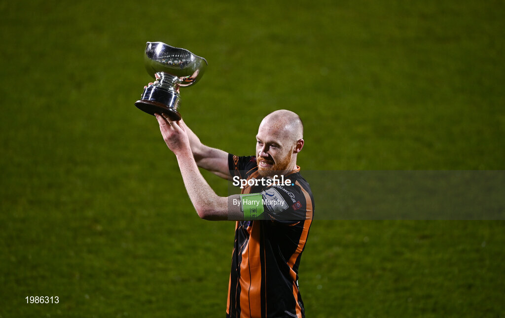 12 March 2021; Chris Shields of Dundalk lifts the trophy following the FAI President's Cup Final match between Shamrock Rovers and Dundalk at Tallaght Stadium in Dublin. Photo by Harry Murphy/Sportsfile