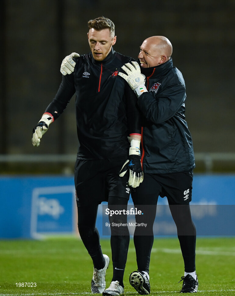 12 March 2021; Dundalk goalkeeping coach Graham Byas with Peter Cherrie, left, before the FAI President's Cup Final match between Shamrock Rovers and Dundalk at Tallaght Stadium in Dublin. Photo by Stephen McCarthy/Sportsfile