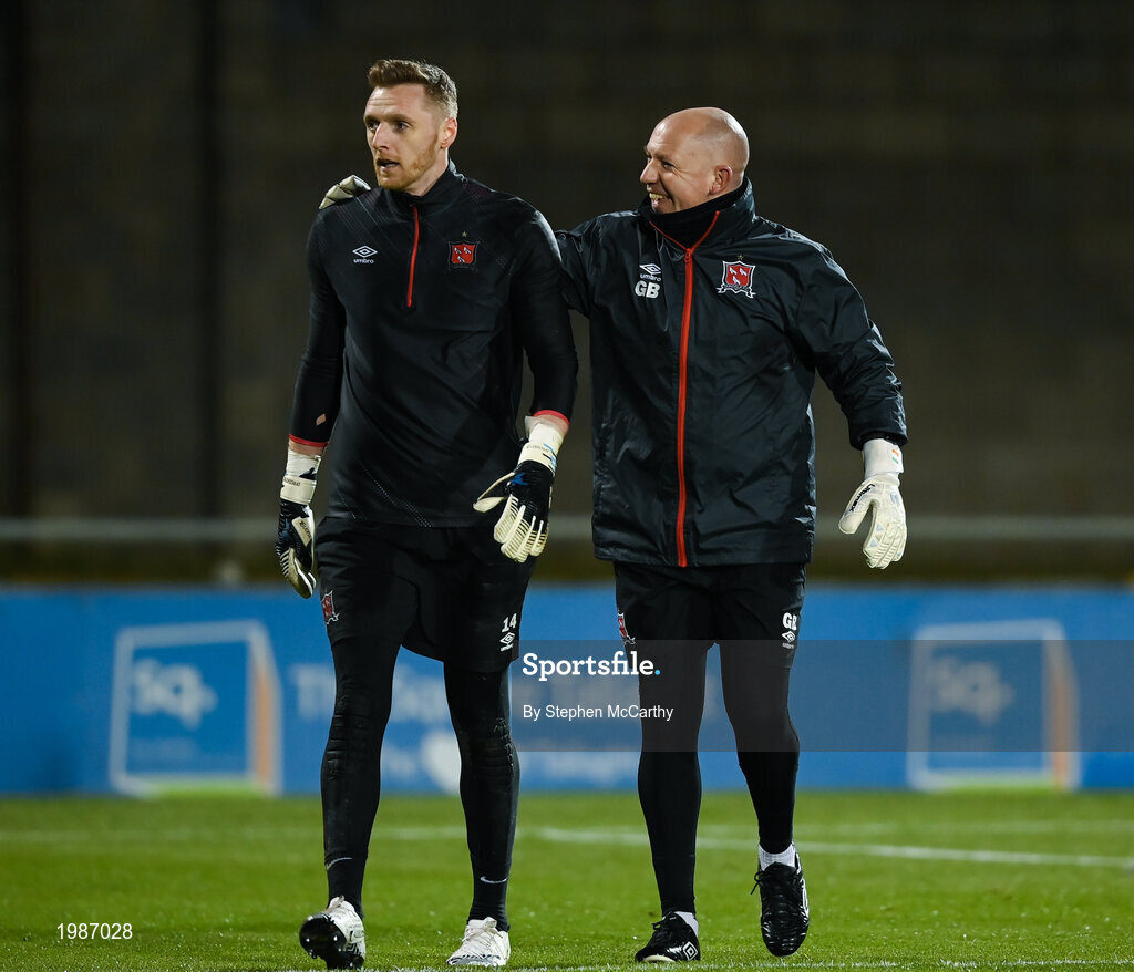 12 March 2021; Dundalk goalkeeping coach Graham Byas with Peter Cherrie, left, before the FAI President's Cup Final match between Shamrock Rovers and Dundalk at Tallaght Stadium in Dublin. Photo by Stephen McCarthy/Sportsfile