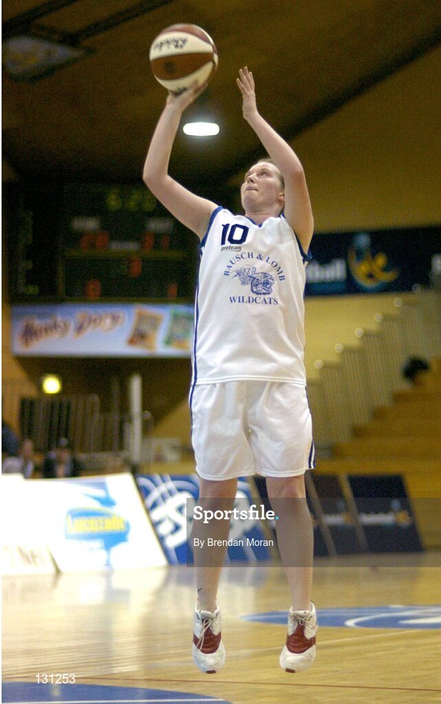 30 January 2004; Jenny Coady, Bausch & Lomb Wildcats. ESB National Cup 2004, Senior Women's Semi-Final, Scruffy St. Paul's v Bausch & Lomb Wildcats, The ESB Arena, Tallaght, Dublin. Picture credit; Brendan Moran / SPORTSFILE *EDI*
