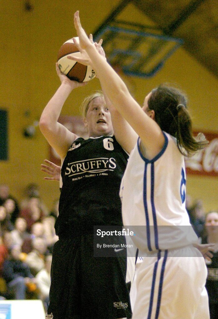 30 January 2004; Diane Griffin, Scruffy St. Paul's, in action against Miriam Liston, Bausch & Lomb Wildcats. ESB National Cup 2004, Senior Women's Semi-Final, Scruffy St. Paul's v Bausch & Lomb Wildcats, The ESB Arena, Tallaght, Dublin. Picture credit; Brendan Moran / SPORTSFILE *EDI*