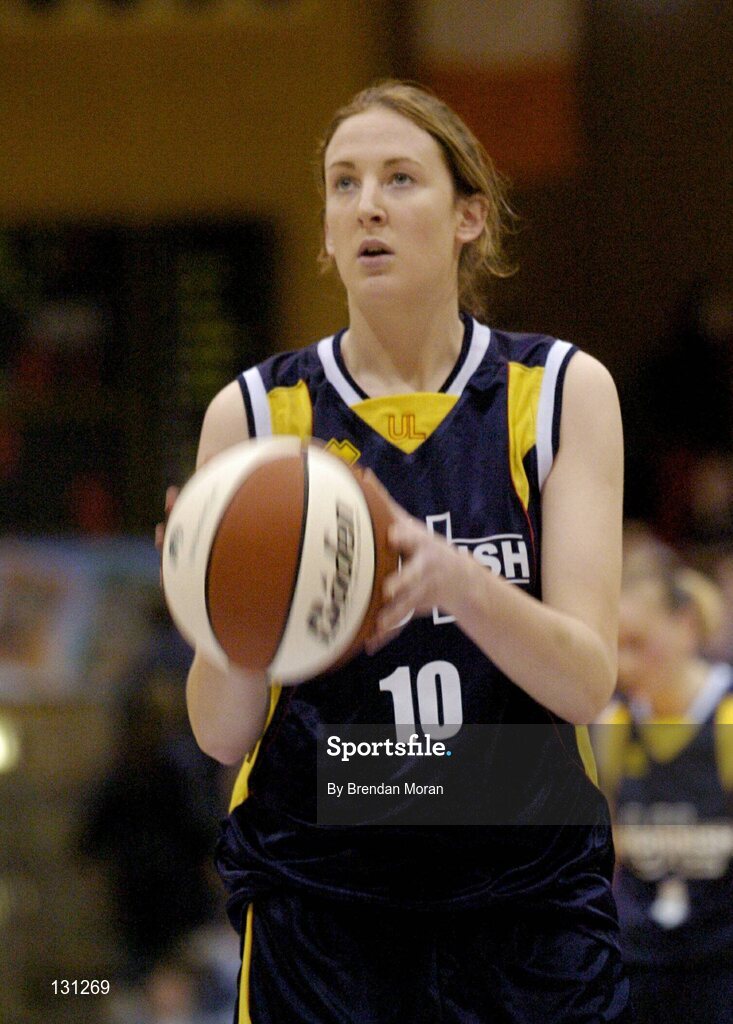 30 January 2004; Niamh Mullally, University of Limerick. ESB National Cup 2004, Senior Women's Semi-Final, University of Limerick v Dart Killester, The ESB Arena, Tallaght, Dublin. Picture credit; Brendan Moran / SPORTSFILE *EDI*