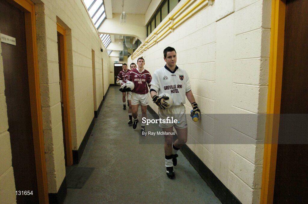 4 January 2004; Westmeath goalkeeper Aidan Lennon leads the team toward the pitch for the start of game. O'Byrne Cup, Westmeath v Louth, Cusack Park, Mullingar, Co. Westmeath. Picture credit; Ray McManus / SPORTSFILE *EDI*