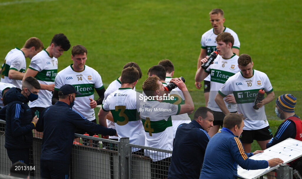 22 May 2021; Tipperary players enjoy drinks during a first half water break during the Allianz Football League Division 3 South Round 2 match between Tipperary and Wicklow at Semple Stadium in Thurles, Tipperary. Photo by Ray McManus/Sportsfile