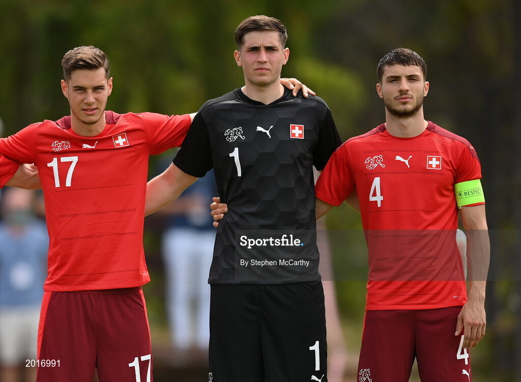 30 May 2021; Switzerland players, from left, Jan Kronig, Amir Saipi and Leonidas Stergiou before the U21 international friendly match between Switzerland and Republic of Ireland at Dama de Noche Football Centre in Marbella, Spain. Photo by Stephen McCarthy/Sportsfile