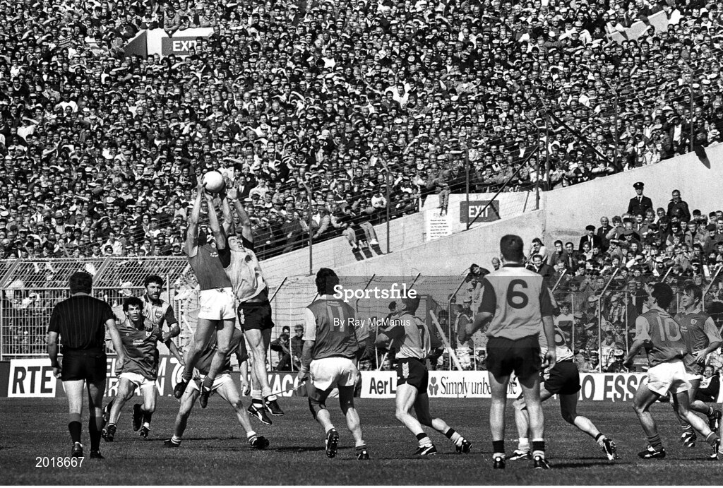 2 June 1991; Liam Hayes of Meath and Jack Sheedy of Dublin contest a kickout during the Leinster Senior Football Championship Preliminary Round match between Dublin and Meath at Croke Park in Dublin. Photo by Ray McManus/Sportsfile