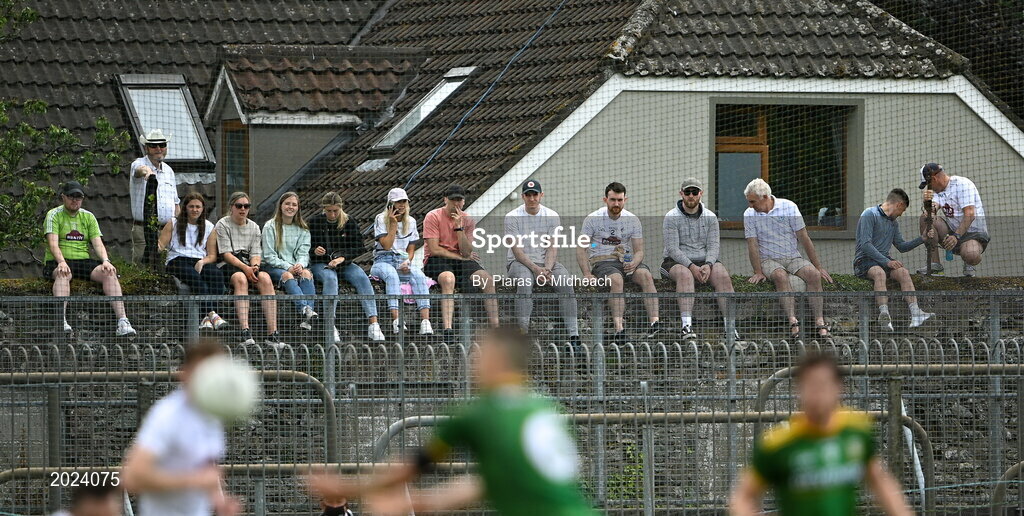 13 June 2021; Spectators look on from outside the ground during the Allianz Football League Division 2 semi-final match between Kildare and Meath at St Conleth's Park in Newbridge, Kildare. Photo by Piaras Ó Mídheach/Sportsfile