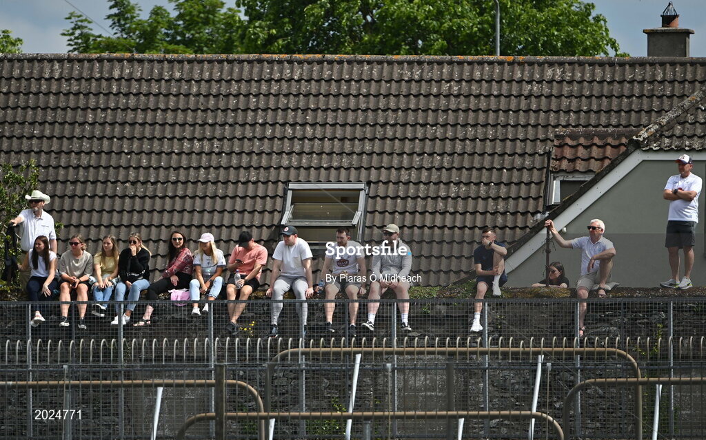 13 June 2021; Spectators look on from outside the ground during the Allianz Football League Division 2 semi-final match between Kildare and Meath at St Conleth's Park in Newbridge, Kildare. Photo by Piaras Ó Mídheach/Sportsfile