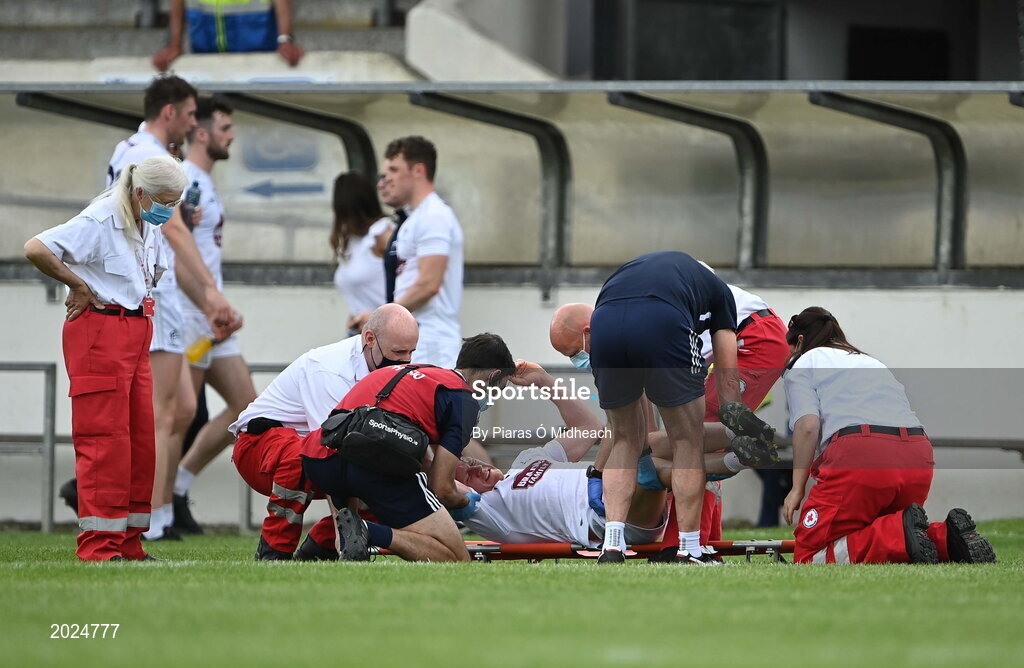 13 June 2021; Paul Cribbin of Kildare is helped onto a stretcher during the Allianz Football League Division 2 semi-final match between Kildare and Meath at St Conleth's Park in Newbridge, Kildare. Photo by Piaras Ó Mídheach/Sportsfile