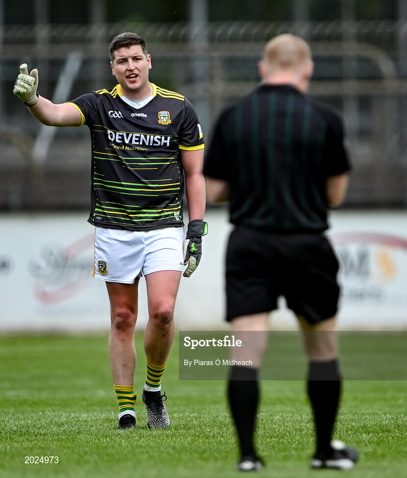 13 June 2021; Meath goalkeeper Andrew Colgan in conversation with referee Barry Cassidy before being shown a yellow card during the Allianz Football League Division 2 semi-final match between Kildare and Meath at St Conleth's Park in Newbridge, Kildare. Photo by Piaras Ó Mídheach/Sportsfile
