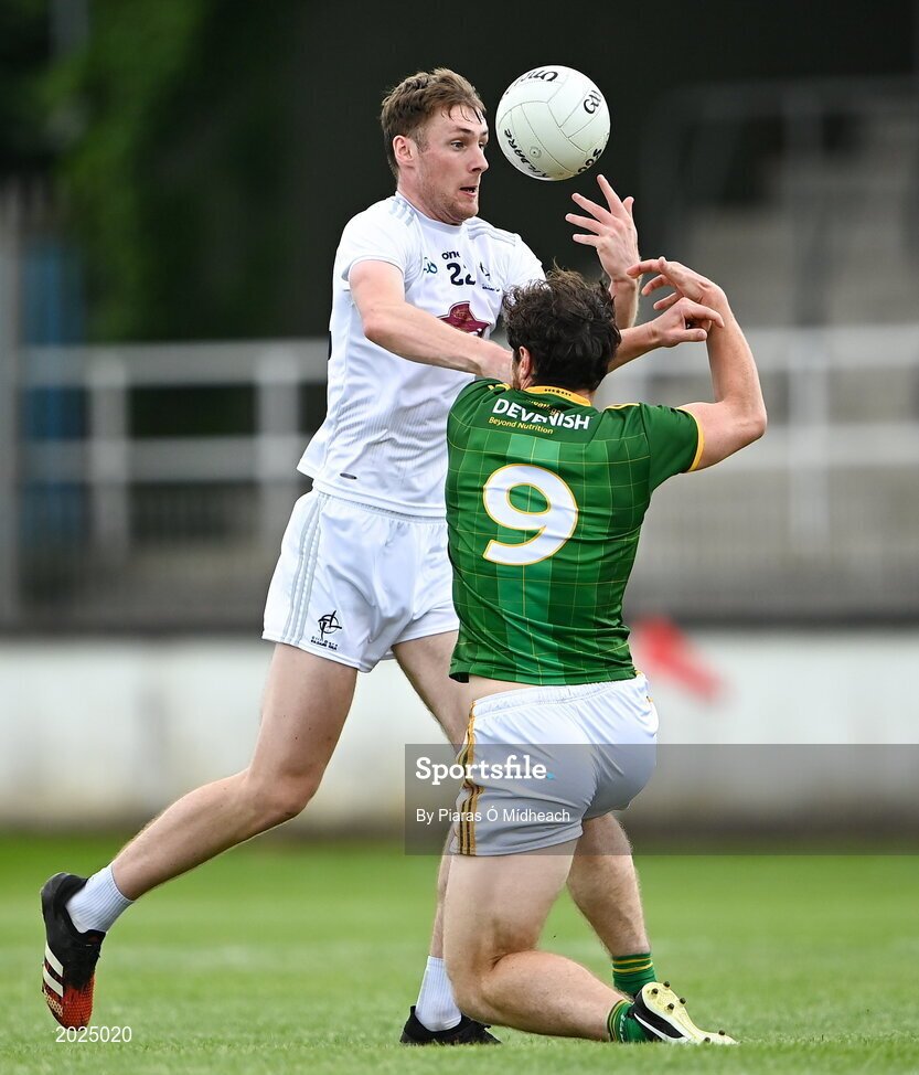 13 June 2021; Aaron Masterson of Kildare in action against Pádraic Harnan of Meath during the Allianz Football League Division 2 semi-final match between Kildare and Meath at St Conleth's Park in Newbridge, Kildare. Photo by Piaras Ó Mídheach/Sportsfile
