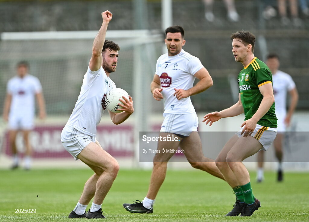 13 June 2021; Kevin Flynn of Kildare claims a mark during the Allianz Football League Division 2 semi-final match between Kildare and Meath at St Conleth's Park in Newbridge, Kildare. Photo by Piaras Ó Mídheach/Sportsfile