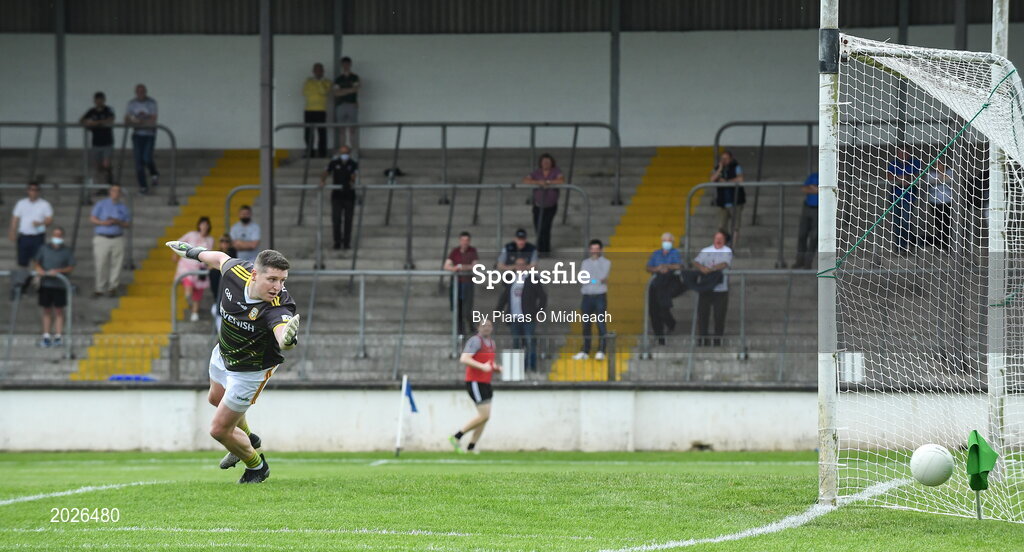 13 June 2021; Meath goalkeeper Andrew Colgan looks on as a shot from Kevin Feely of Kildare hits the green flag after going wide during the Allianz Football League Division 2 semi-final match between Kildare and Meath at St Conleth's Park in Newbridge, Kildare. Photo by Piaras Ó Mídheach/Sportsfile