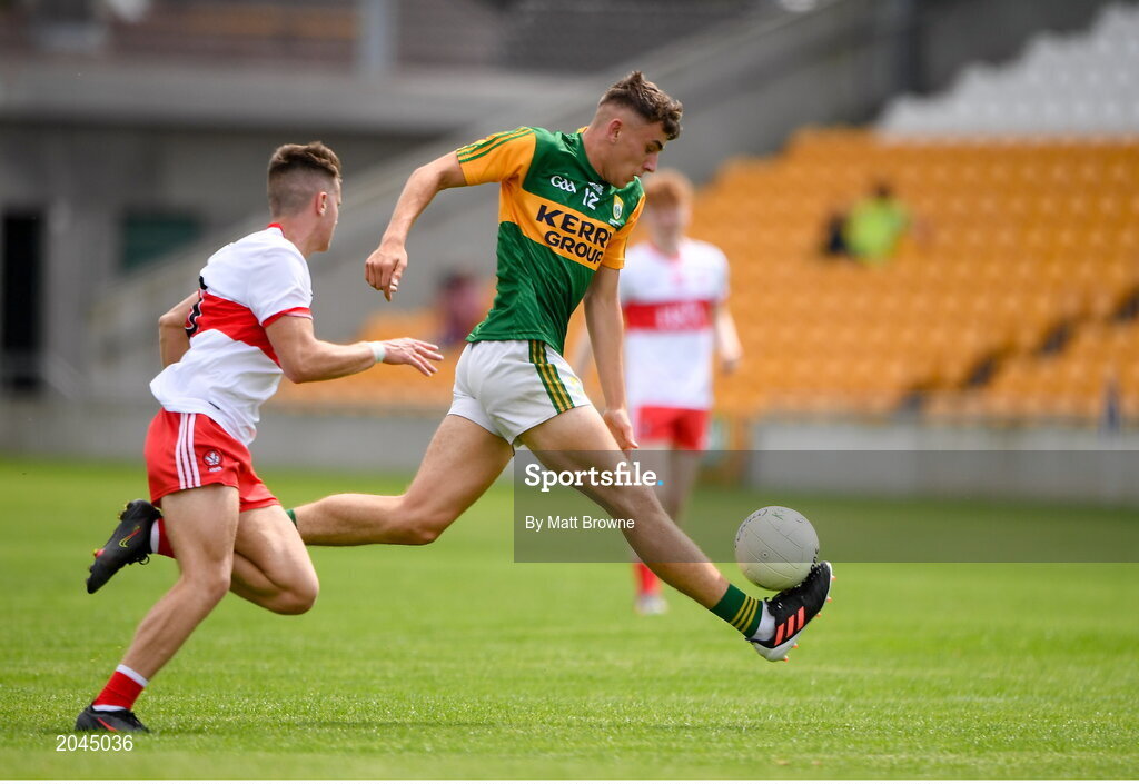 18 July 2021; Thomas O'Donnell of Kerry in action against Mark Doherty of Derry during the 2020 Electric Ireland GAA Football All-Ireland Minor Championship Final match between Derry and Kerry at Bord Na Mona O’Connor Park in Tullamore. Photo by Matt Browne/Sportsfile