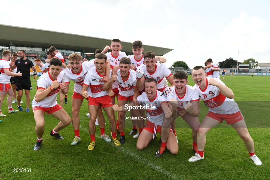 18 July 2021; Derry players celebrate after the 2020 Electric Ireland GAA Football All-Ireland Minor Championship Final match between Derry and Kerry at Bord Na Mona O’Connor Park in Tullamore. Photo by Matt Browne/Sportsfile