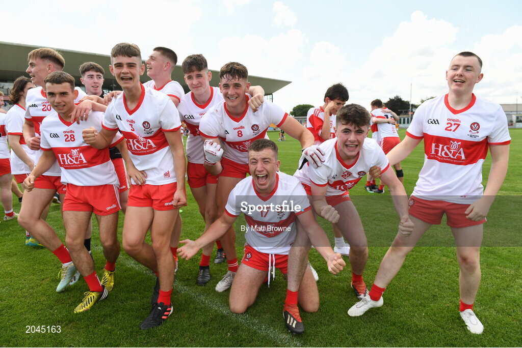 18 July 2021; Derry players celebrate after the 2020 Electric Ireland GAA Football All-Ireland Minor Championship Final match between Derry and Kerry at Bord Na Mona O’Connor Park in Tullamore. Photo by Matt Browne/Sportsfile