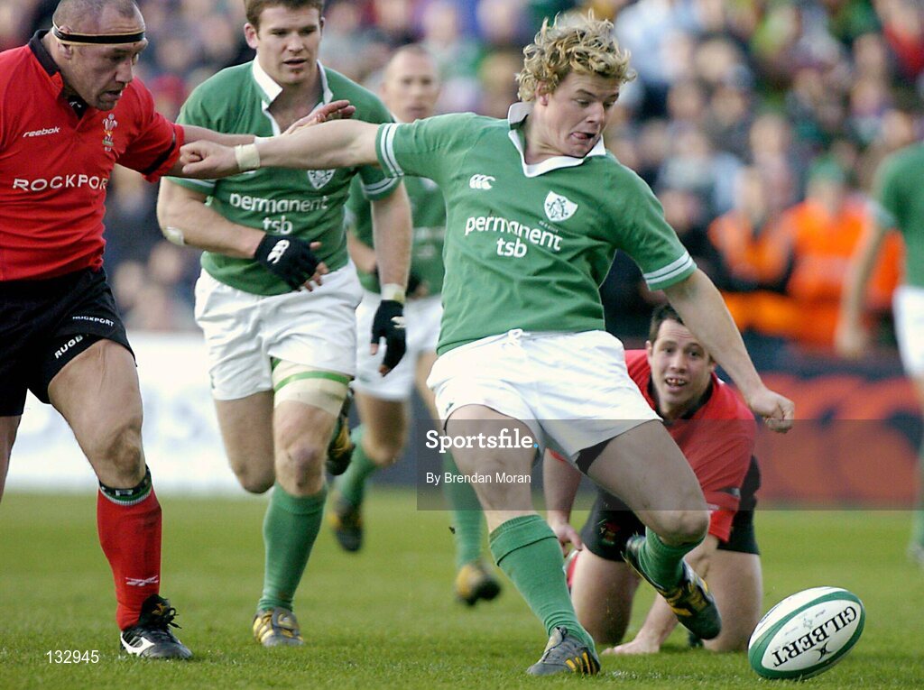 22 February 2004; Brian O'Driscoll, Ireland, in action against Robyn McBride, Wales. RBS 6 Nations Championship 2003-2004, Ireland v Wales, Lansdowne Road, Dublin. Picture credit; Brendan Moran / SPORTSFILE *EDI*